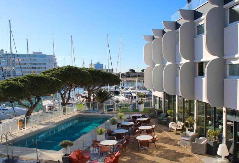 Четырехместный номер Премиум, The Originals Boutique, Hôtel Neptune, Montpellier Sud