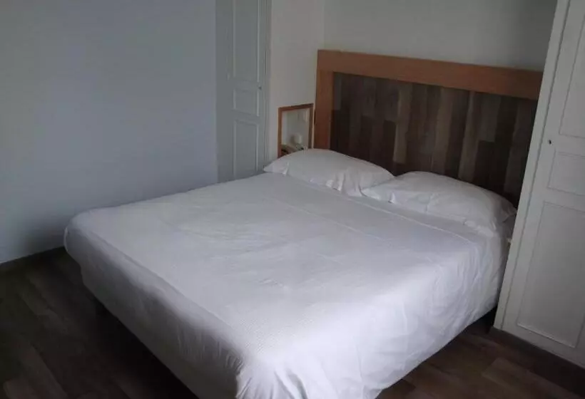 Standart Oda, Hôtel De L Orme, Akena