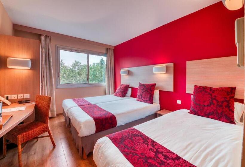 Трехместный Номер Superior, Logis Nimotel Hôtel Cosy