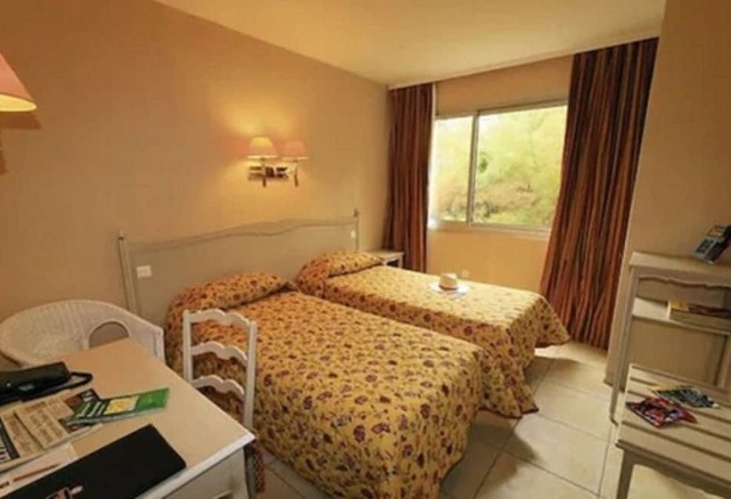 Номер Стандарт, Logis Nimotel Hôtel Cosy