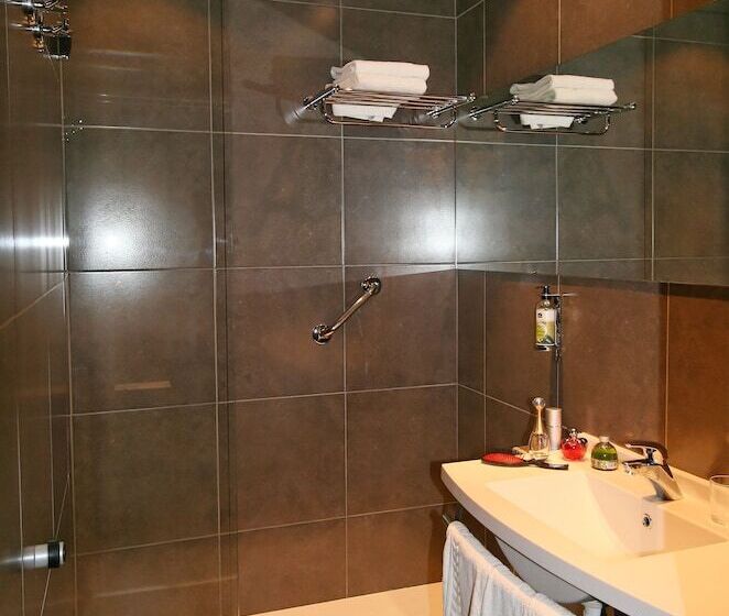 패밀리 룸, Logis Nimotel Hôtel Cosy