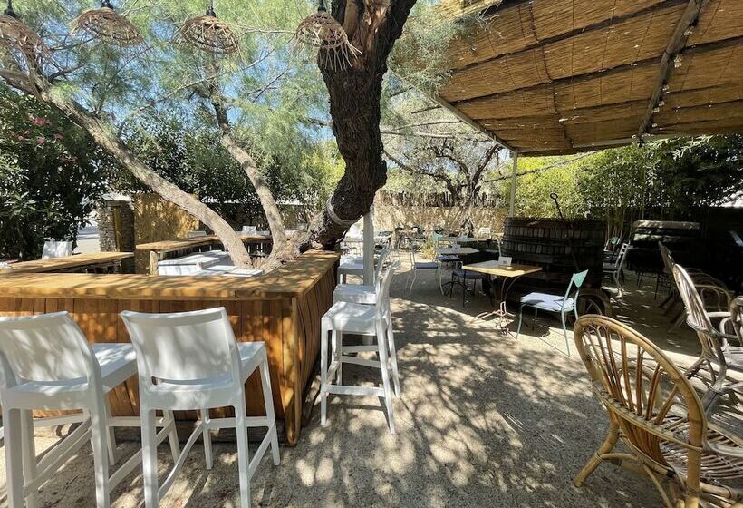 اتاق سوپریور سه تخته, Logis Nimotel Hôtel Cosy