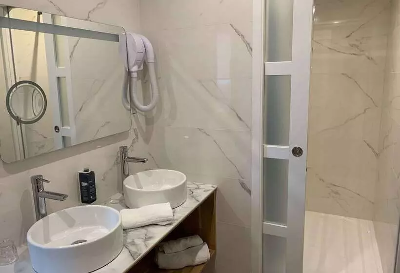 اتاق راحتی, Brit Hotel Privilège Le Royal Centre Gare