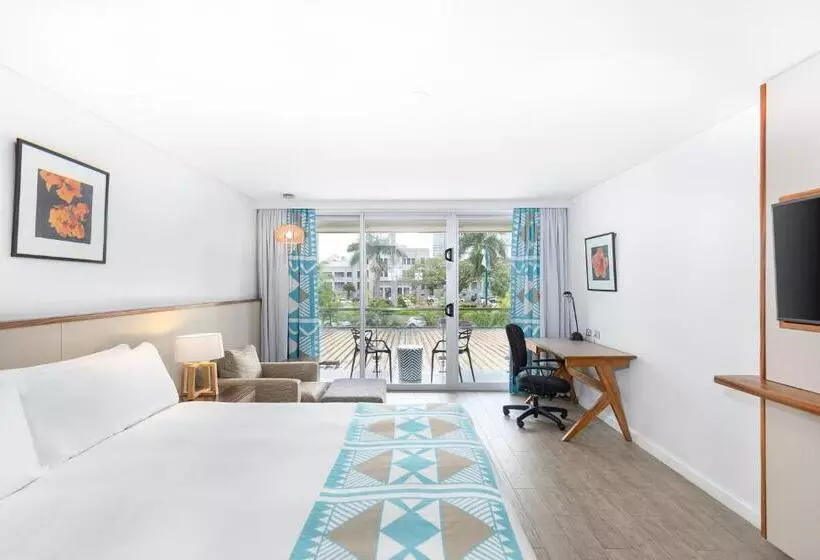 バルコニー付きスタンダードルーム, Holiday Inn Suva, An Ihg