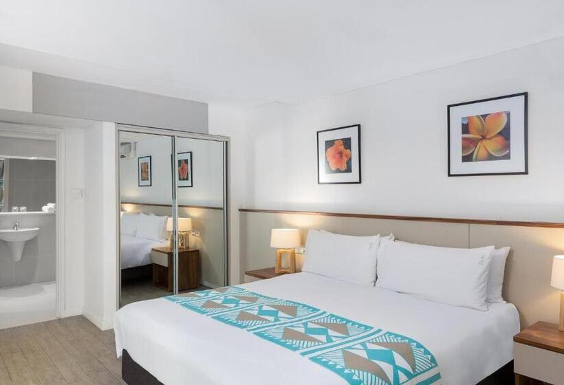 스위트 킹사이즈 침대, Holiday Inn Suva, An Ihg