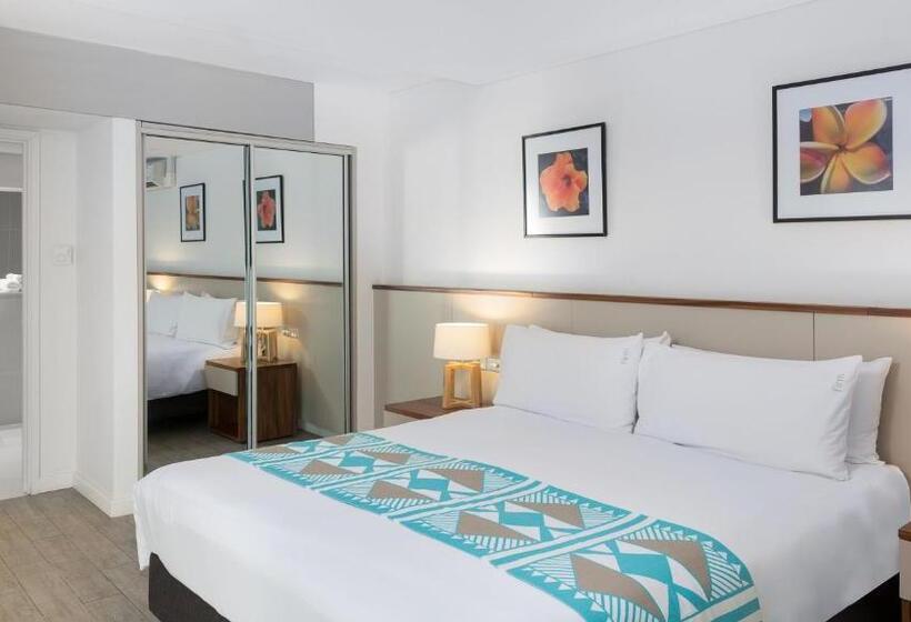 스위트 킹사이즈 침대, Holiday Inn Suva, An Ihg