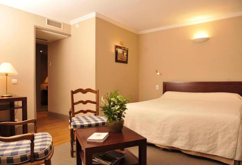 Номер Стандарт, Hôtel Des Pyrénées