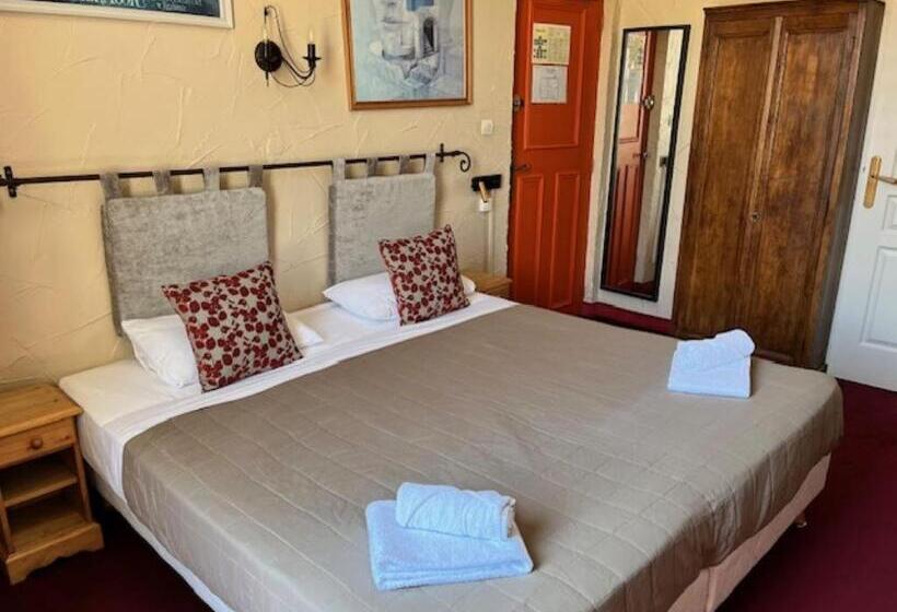 اتاق سوپریور با تخت بزرگ, Hôtel Le Colbert