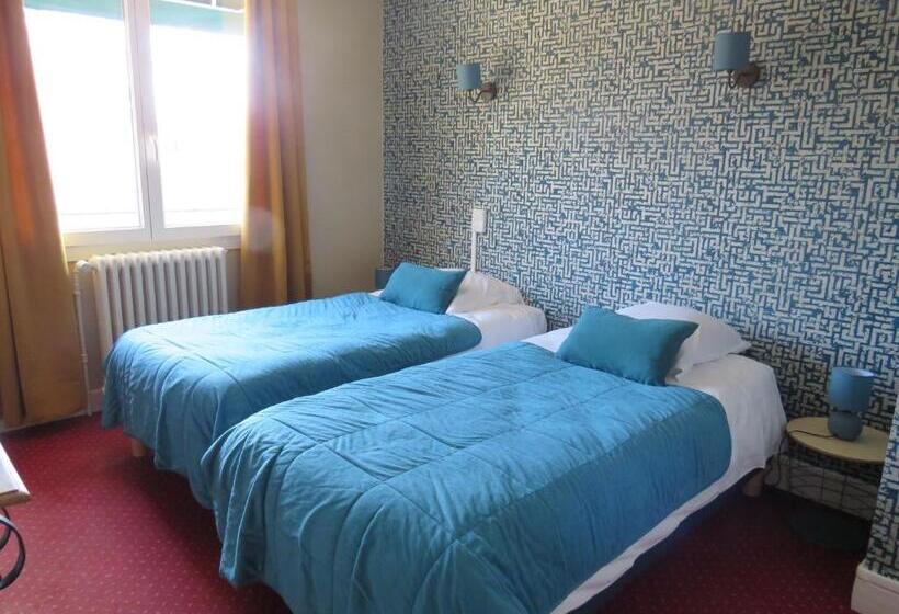 غرفة قياسية, Logis Hôtel Saint Cyr