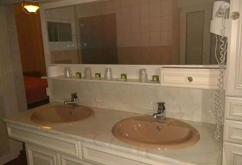 スタンダード４人部屋, Hôtel Saint Pierre