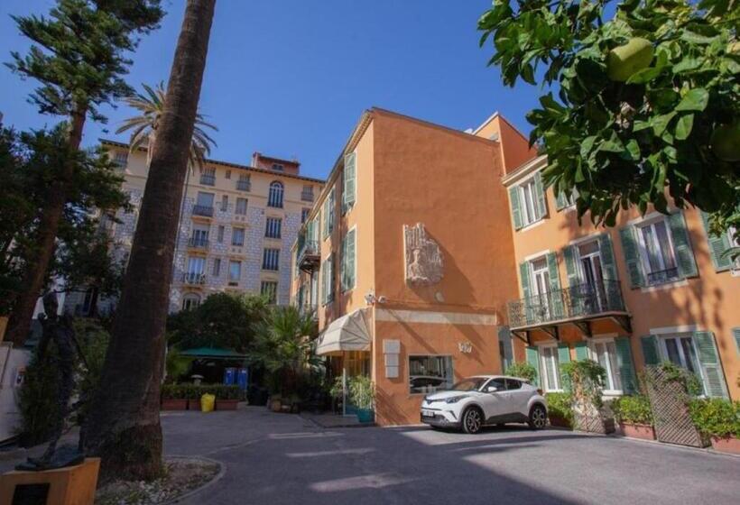 스탠다드 트리플 룸, Hôtel Restaurant Oasis