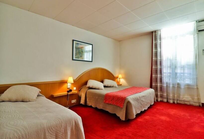 스탠다드 트리플 룸, Hôtel Restaurant Oasis