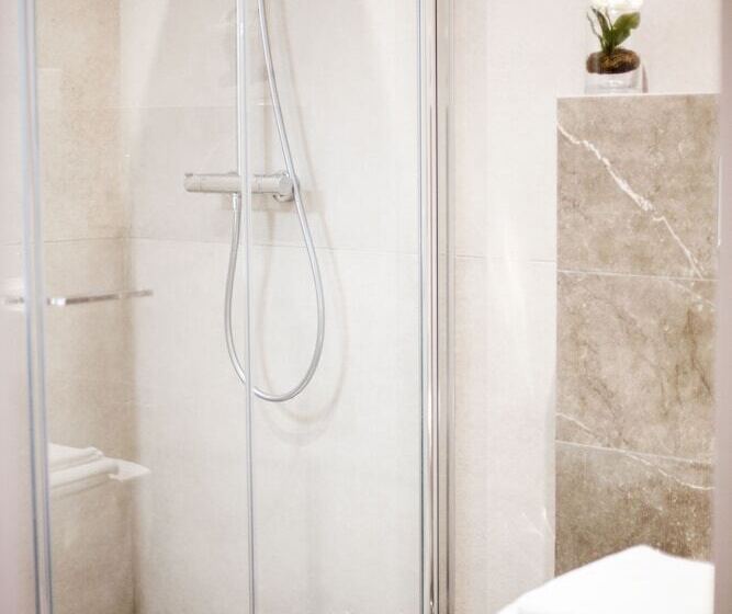 테라스 디럭스 룸, Hôtel Restaurant Oasis