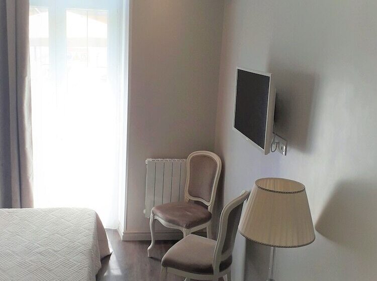 테라스 디럭스 룸, Hôtel Restaurant Oasis