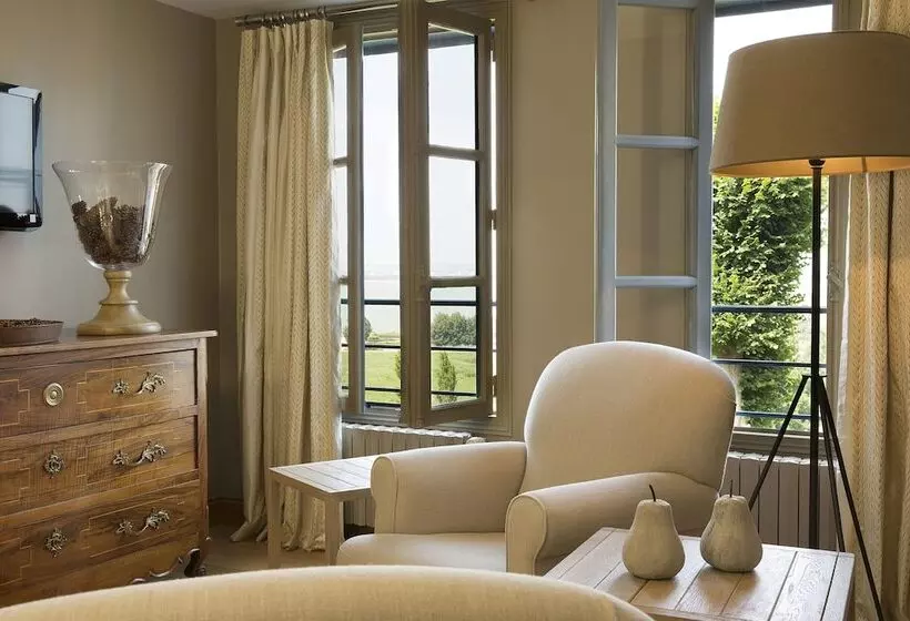سوییت جونیور, La Ferme Saint Simeon Spa Relais & Chateaux