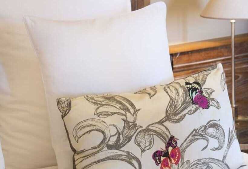 اتاق استاندارد, La Ferme Saint Simeon Spa  Relais & Chateaux