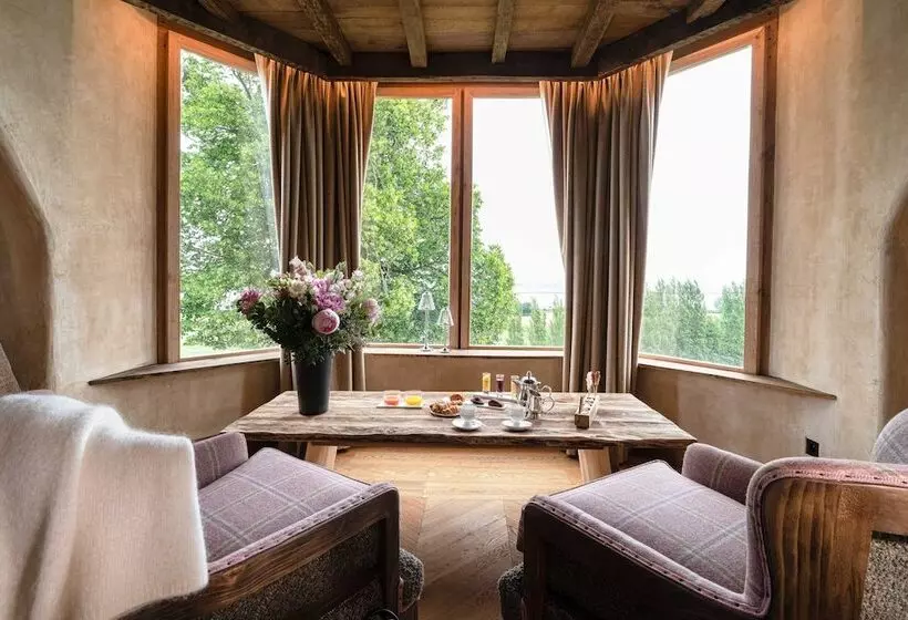 سوییت جونیور, La Ferme Saint Simeon Spa Relais & Chateaux