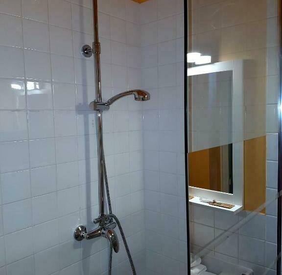 غرفة قياسية, Le Pavillon