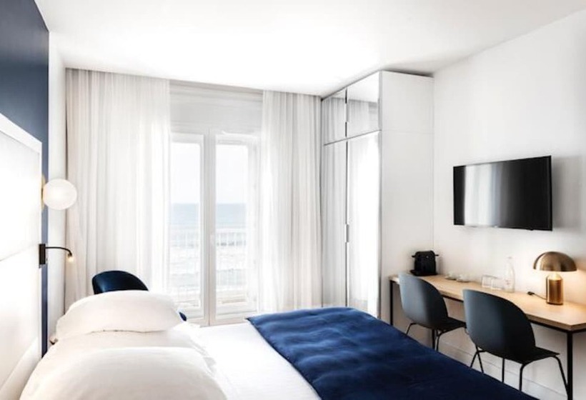 Junior Suite Sea View, Le Windsor Biarritz