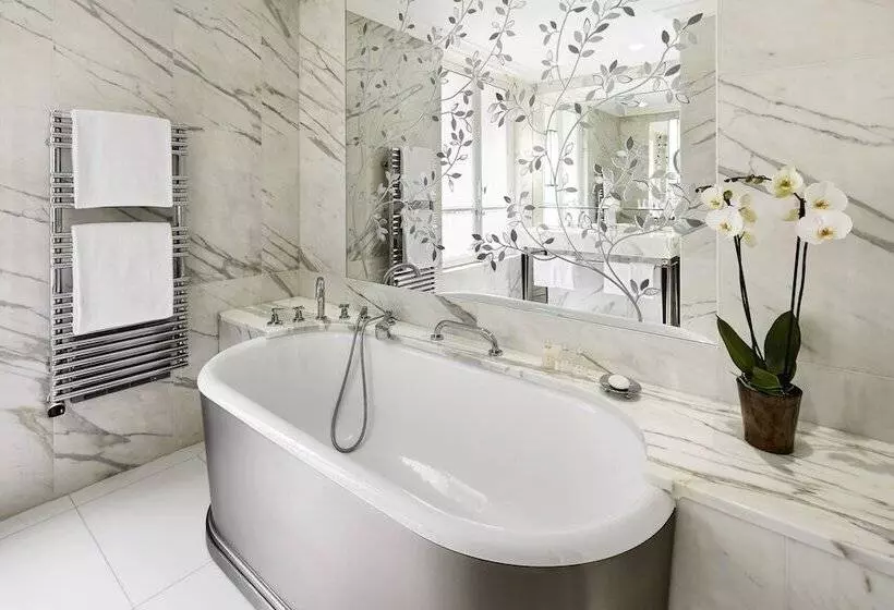 ジュニアスイート, Plaza Athenee  Dorchester Collection