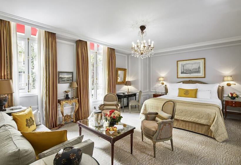 سوییت جونیور, Plaza Athenee Dorchester Collection