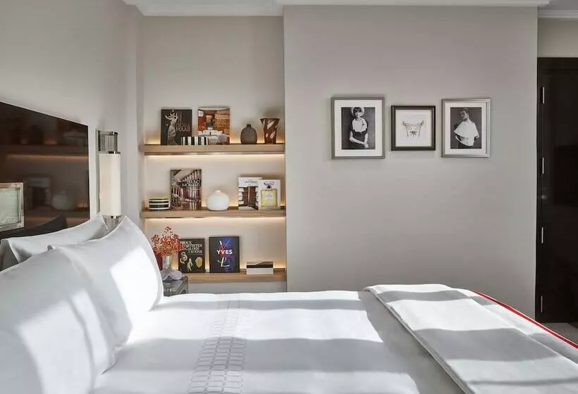 デラックスルーム, Plaza Athenee  Dorchester Collection