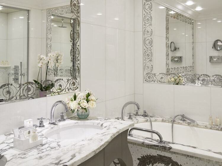 اتاق سوپریور, Plaza Athenee  Dorchester Collection