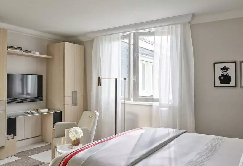 スーペリアールーム, Plaza Athenee  Dorchester Collection
