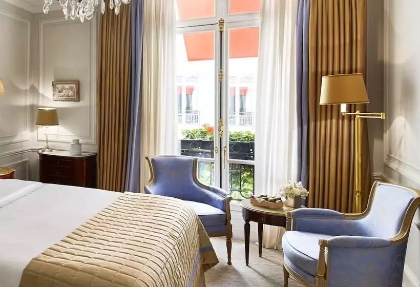 スーペリアールーム, Plaza Athenee  Dorchester Collection