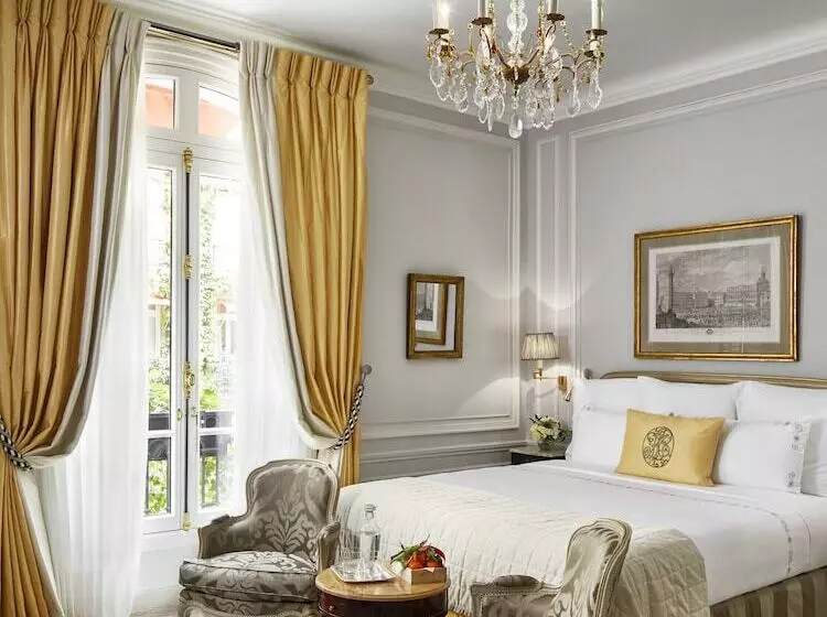 デラックススイート, Plaza Athenee  Dorchester Collection