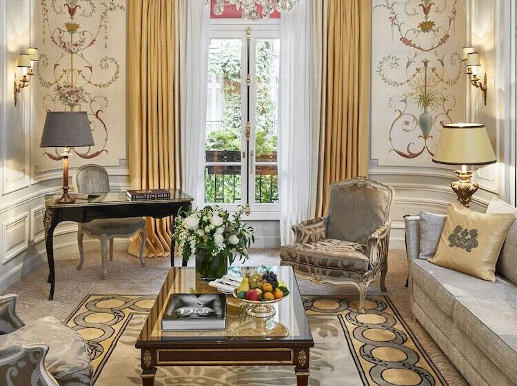 سوییت لوکس, Plaza Athenee Dorchester Collection