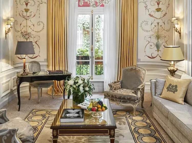 デラックススイート, Plaza Athenee  Dorchester Collection
