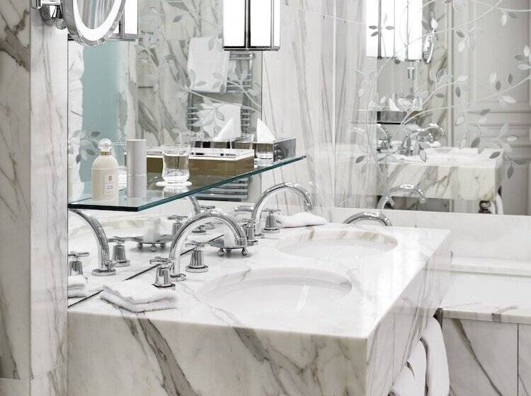 سوییت پرستیژ, Plaza Athenee Dorchester Collection