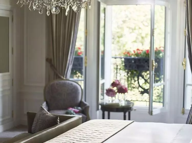 プレステージスイート, Plaza Athenee  Dorchester Collection
