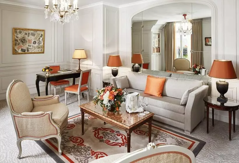 スーペリアースイート, Plaza Athenee  Dorchester Collection
