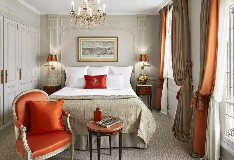スーペリアースイート, Plaza Athenee  Dorchester Collection