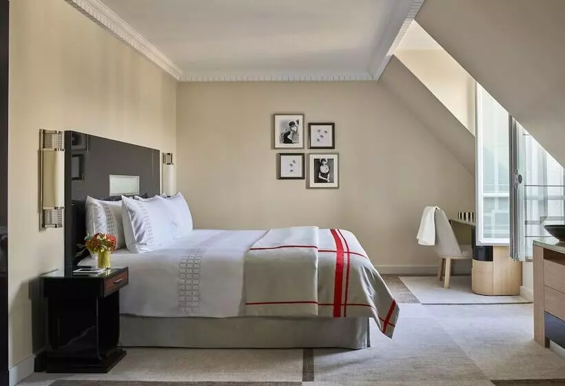 デラックスジュニアスイート, Plaza Athenee  Dorchester Collection