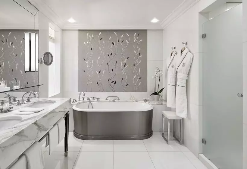 プレステージジュニアスイート, Plaza Athenee  Dorchester Collection