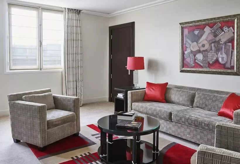 プレステージジュニアスイート, Plaza Athenee  Dorchester Collection