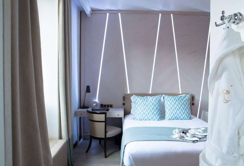 스탠다드 룸 산 전망, Royal Riviera