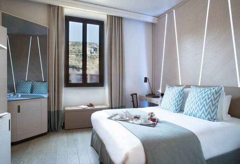 스탠다드 룸 산 전망, Royal Riviera