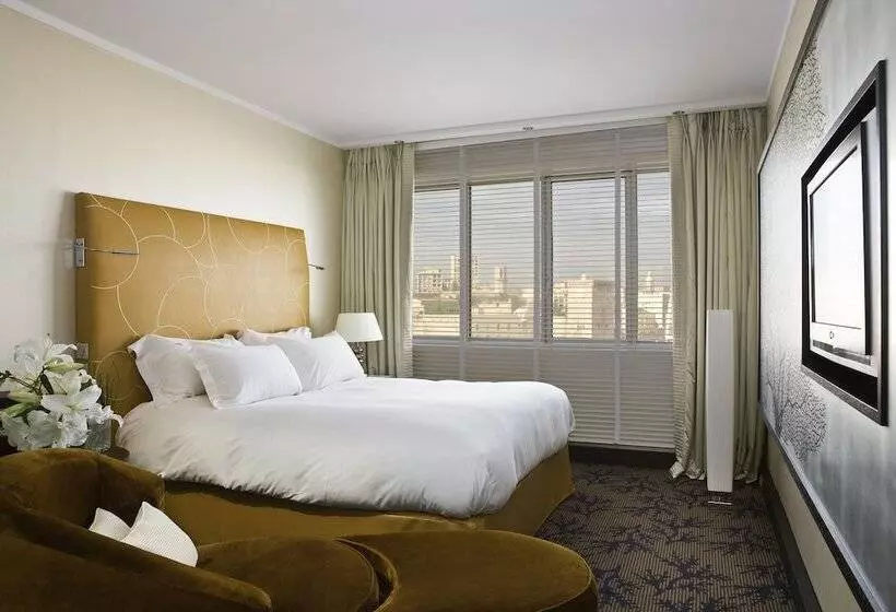 Deluxe Room with Views, Sofitel Marseille Vieux Port