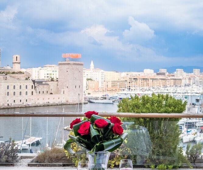Номер Deluxe с Видом, Sofitel Marseille Vieux Port
