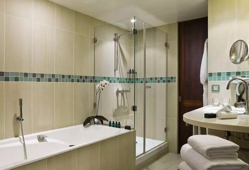 Deluxe Room with Views, Sofitel Marseille Vieux Port