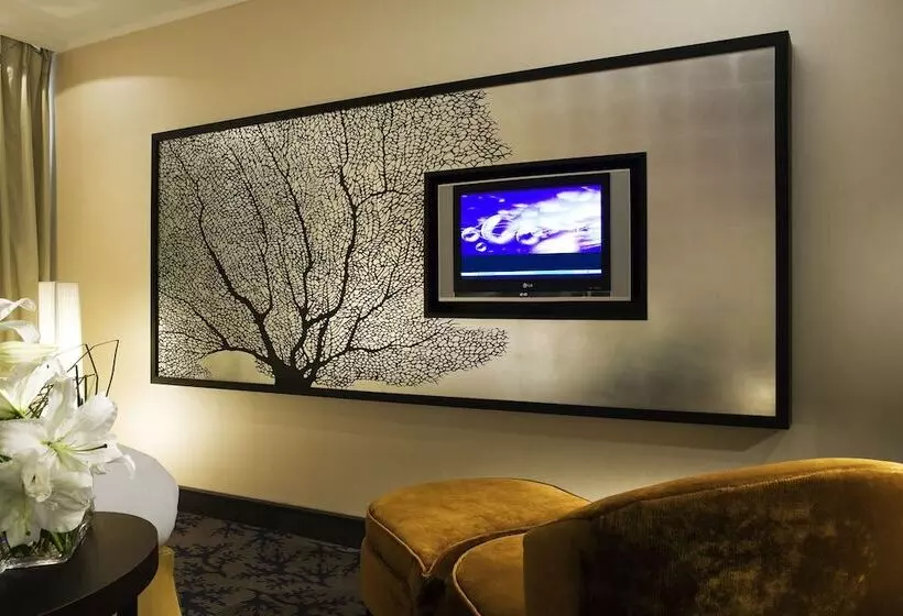 Superior Room with Spa Access, Sofitel Marseille Vieux Port