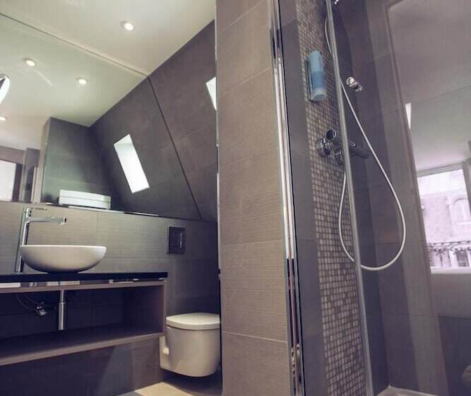 コンフォートルーム, Timhotel Le Louvre