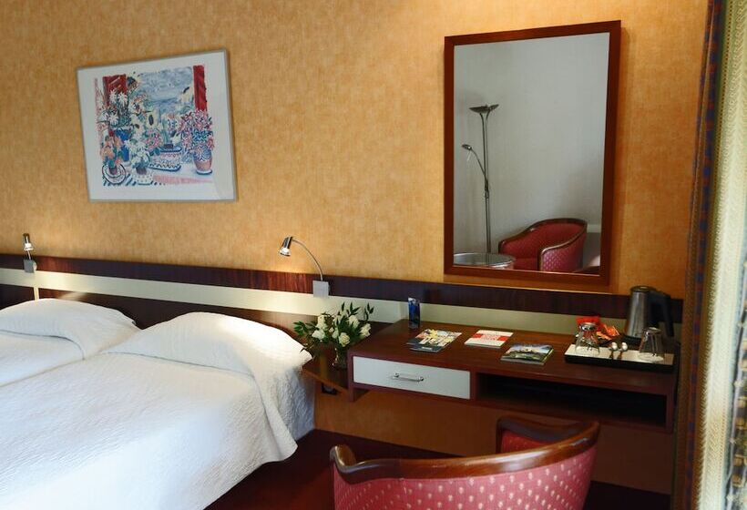 프리미엄 룸 가든 전망, Villa Borghese, The Originals Relais