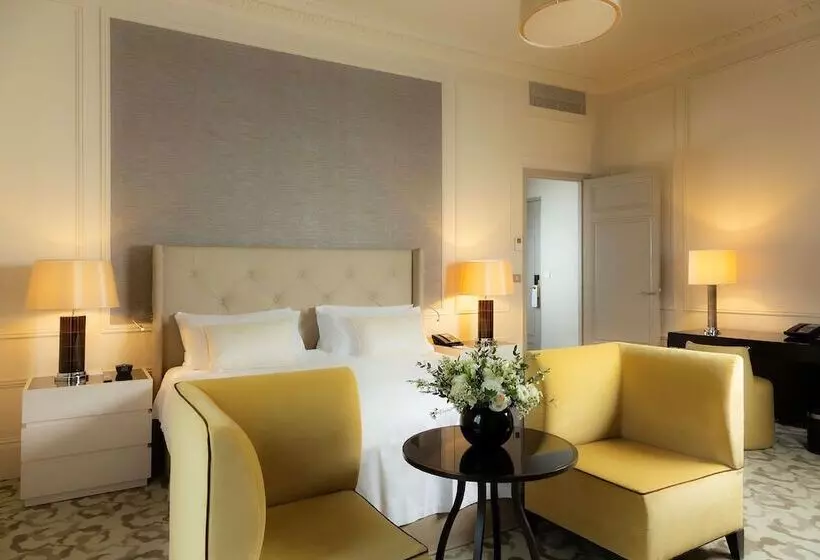 اتاق لوکس با چشم‌انداز باغ, Waldorf Astoria Versailles   Trianon Palace