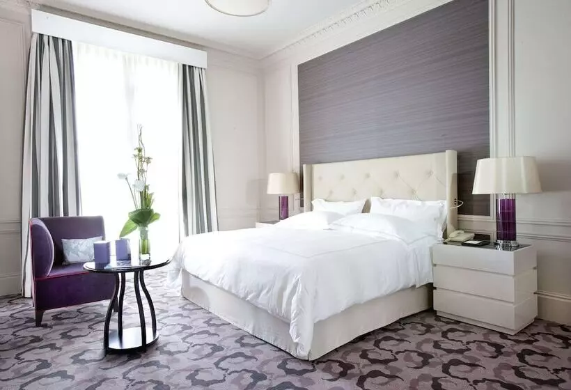 اتاق لوکس با چشم‌انداز باغ, Waldorf Astoria Versailles   Trianon Palace