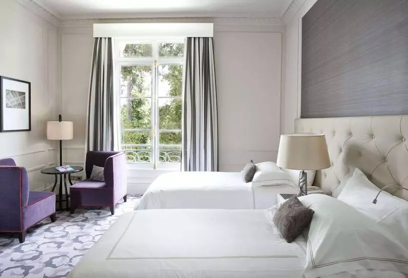 اتاق لوکس با چشم‌انداز باغ, Waldorf Astoria Versailles   Trianon Palace